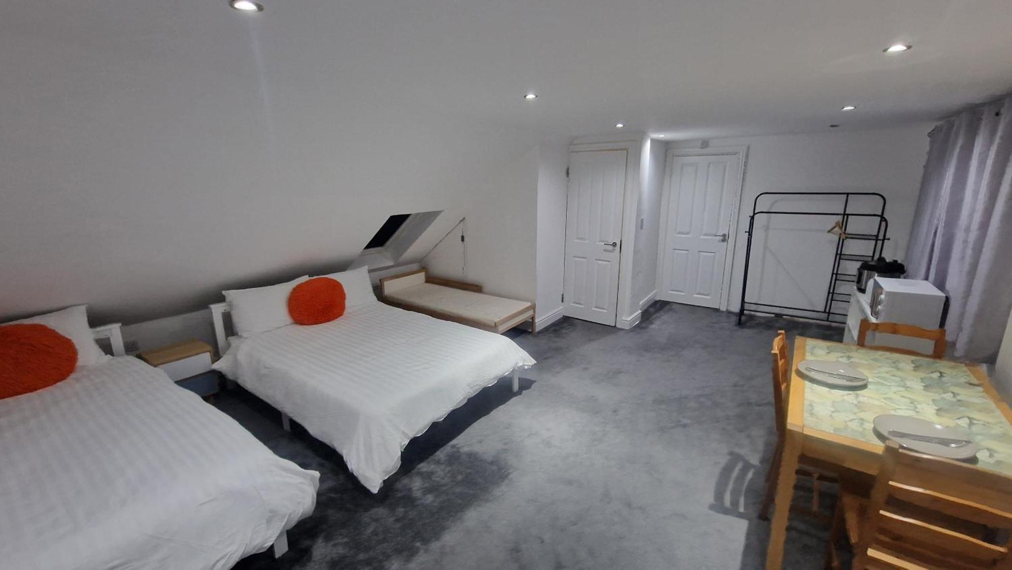 Snoozeden Westmead, Windsor Apartment Exterior photo