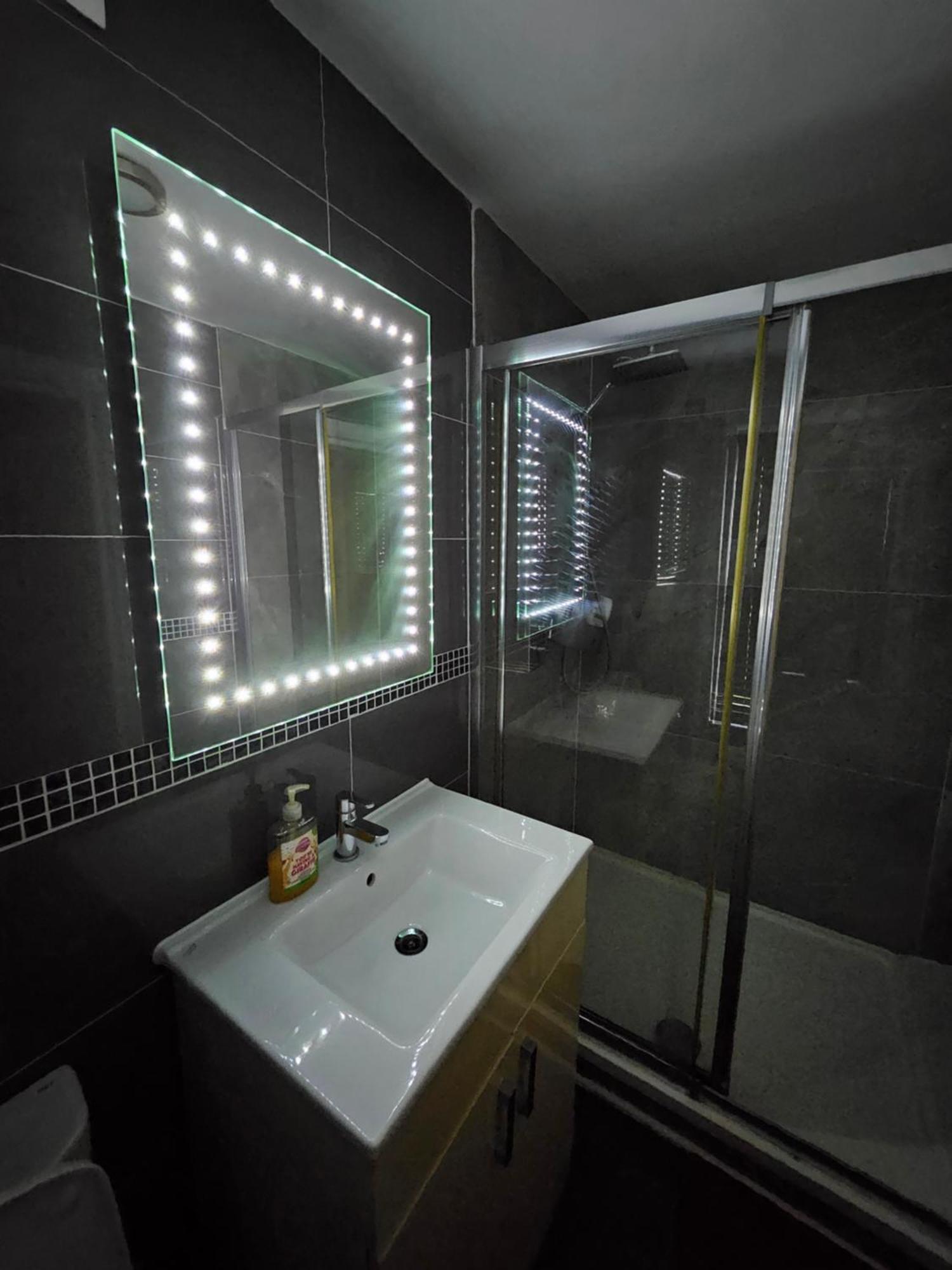 Snoozeden Westmead, Windsor Apartment Exterior photo